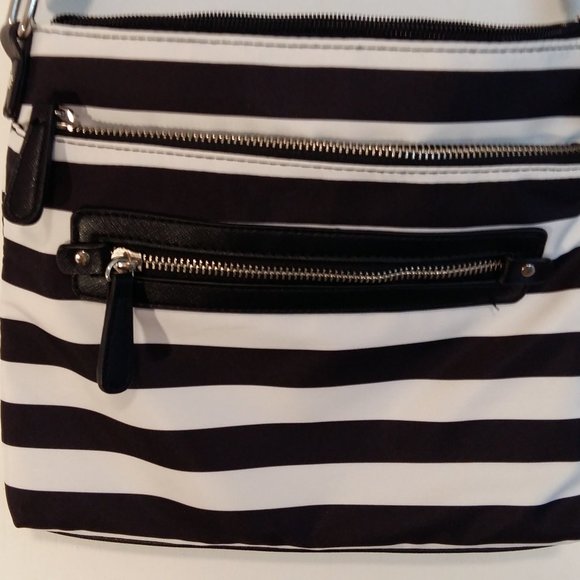 NWOT Stylish black & white shoulder bag! - Picture 2 of 4